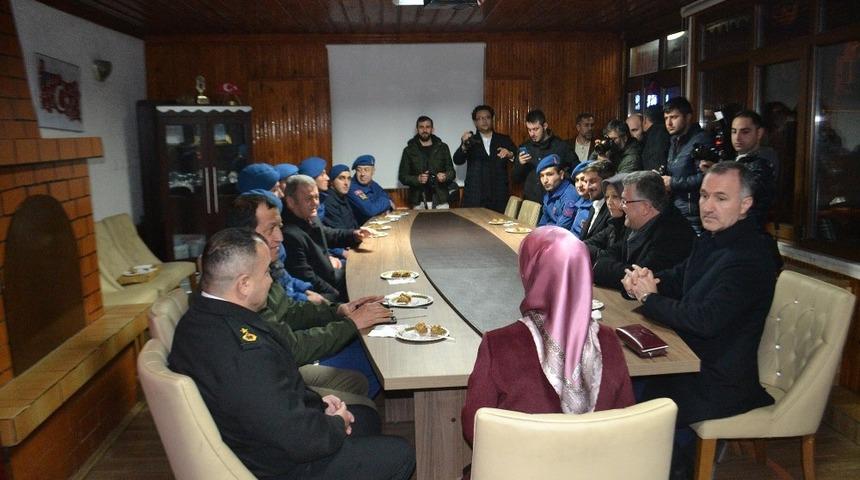 Yeni yılda onları yalnız bırakmadılar