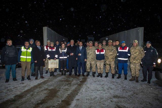 Vali Vekili Sinan Aslan yeni yıla güvenlik güçleri ile girdi