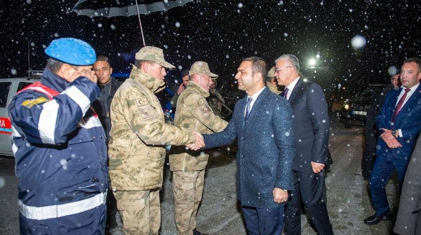 Vali Vekili Sinan Aslan yeni yıla g&uuml;venlik g&uuml;&ccedil;leri ile girdi