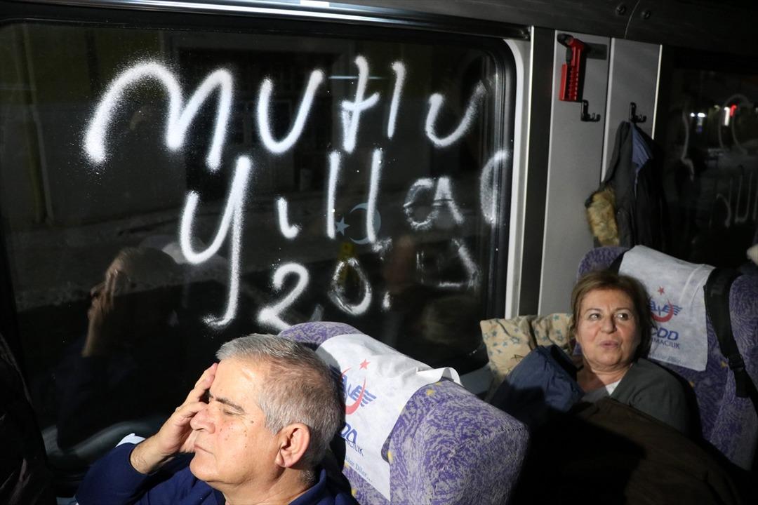 Yeni yıla 'masalsı yolculuk' yaparak girdiler