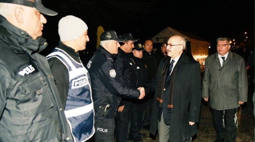 Vali K&ouml;şger yeni yıla g&uuml;venlik g&uuml;&ccedil;leriyle birlikte girdi