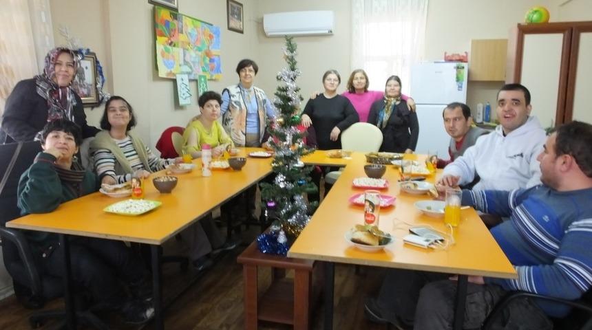 Engelli gen&ccedil;lerin yeni yıl  coşkusu