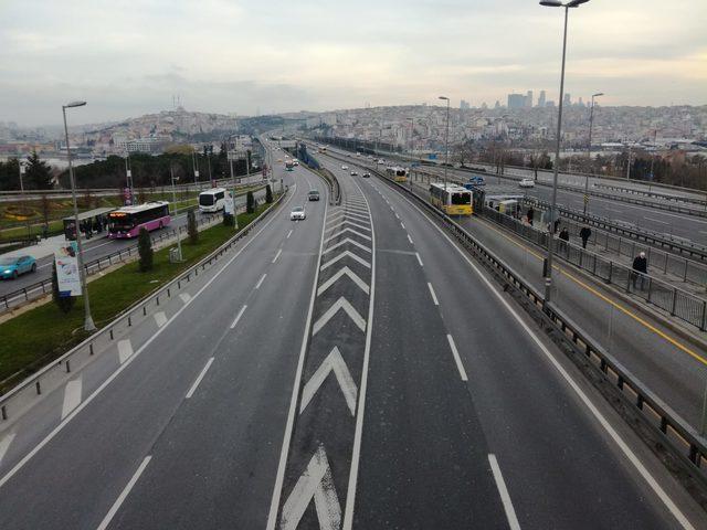 İstanbul'da 2019'un ilk günü yollar boş kaldı