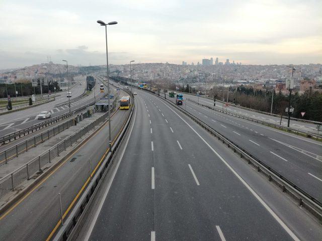 İstanbul'da 2019'un ilk günü yollar boş kaldı