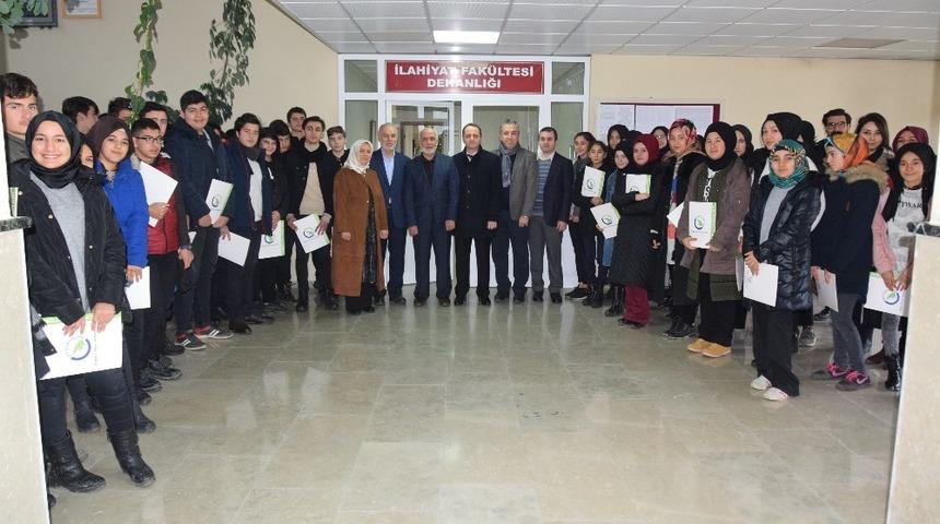 Lise &ouml;ğencileri D&uuml;zce &Uuml;niversitesi&rsquo;ni ziyaret etti