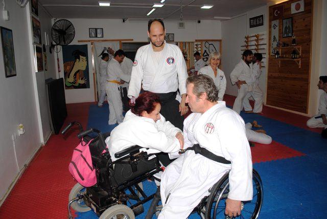 Hayal'in tekerlekli sandalyedeki yaşamı aikido ile tamamen değişti