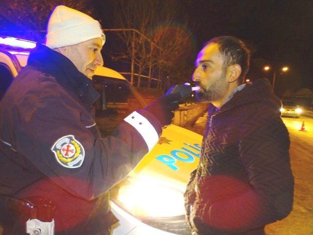 Hisarcık Kaymakamı Başar’dan polislere baklava ikramı