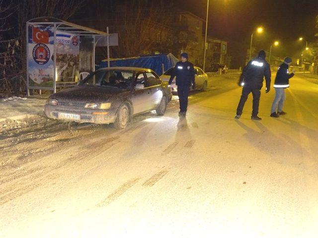 Hisarcık Kaymakamı Başar’dan polislere baklava ikramı