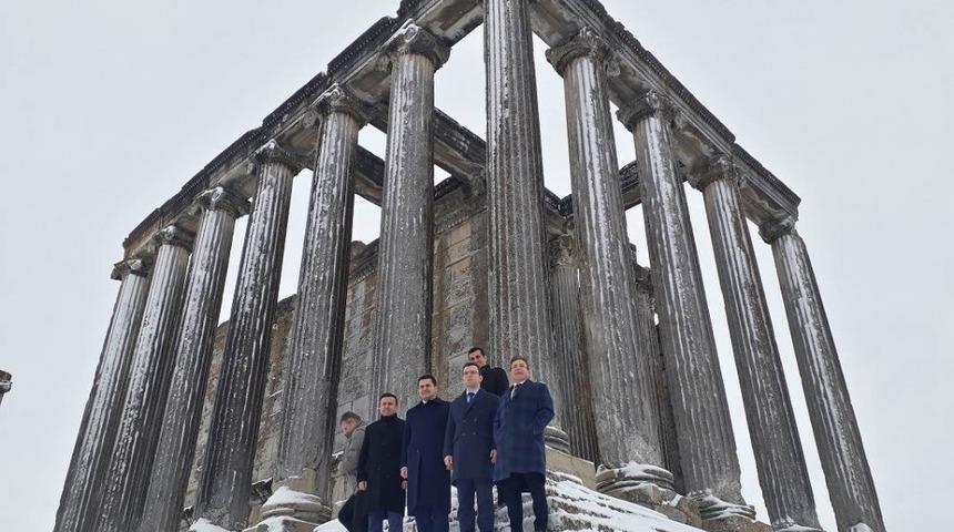 &rsquo;&rsquo;İZDES&rsquo;&rsquo; heyeti Aizonai Antik Kenti&rsquo;ne  hayran kaldı