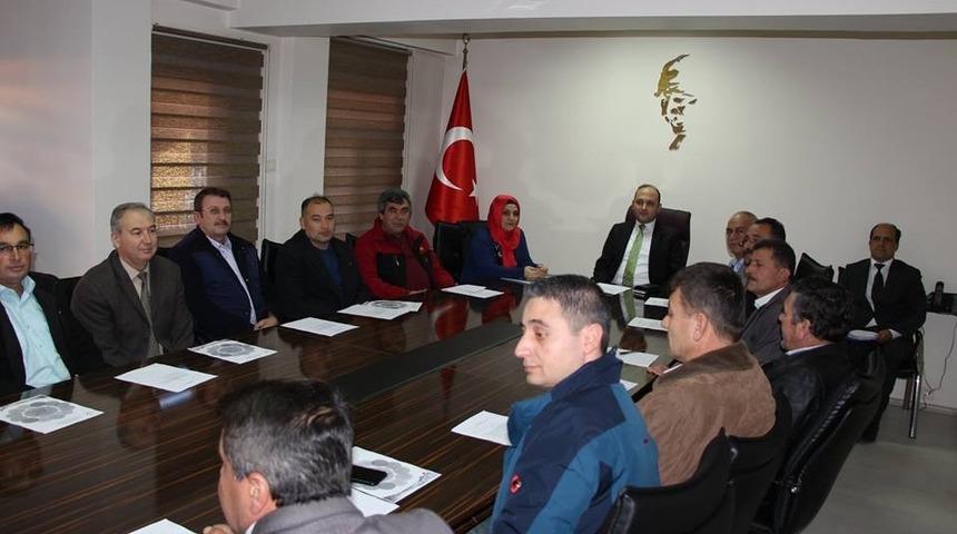 Muhtarlar k&ouml;ylerde yapılan hizmetlerin sunumunu yaptı