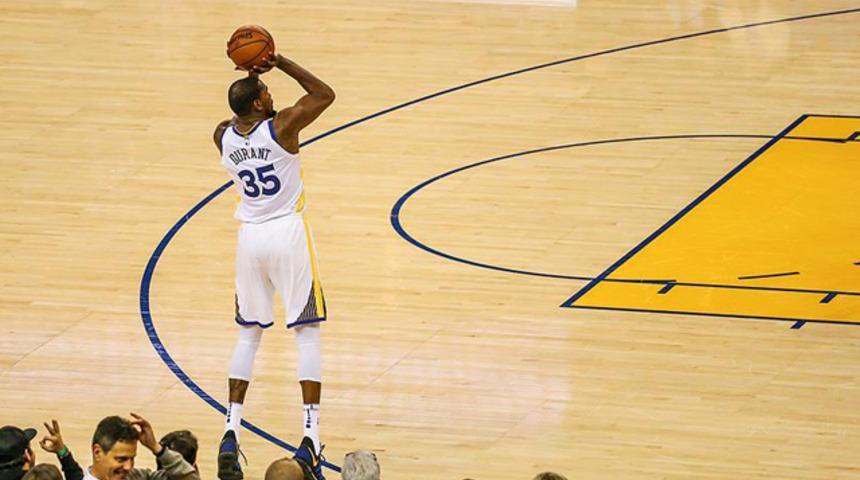 Golden State Warriors farklı kazandı