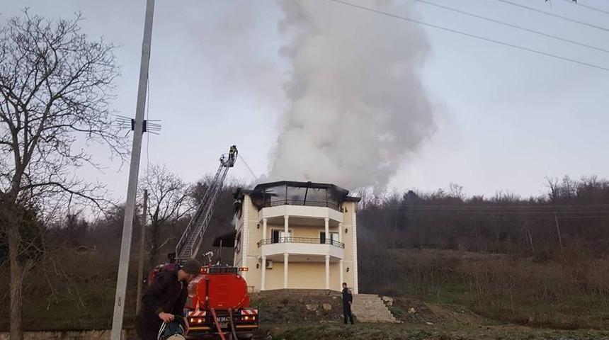 Fatsa&rsquo;da ev yangını korkuttu