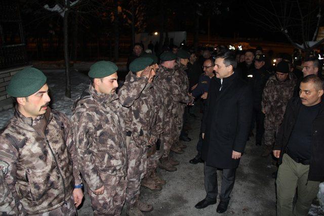 Vali Çiftçi, polis ve askerin yeni yılını kutladı