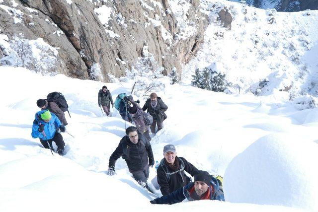 Mar Şalita Manastırı’na kış tırmanışı