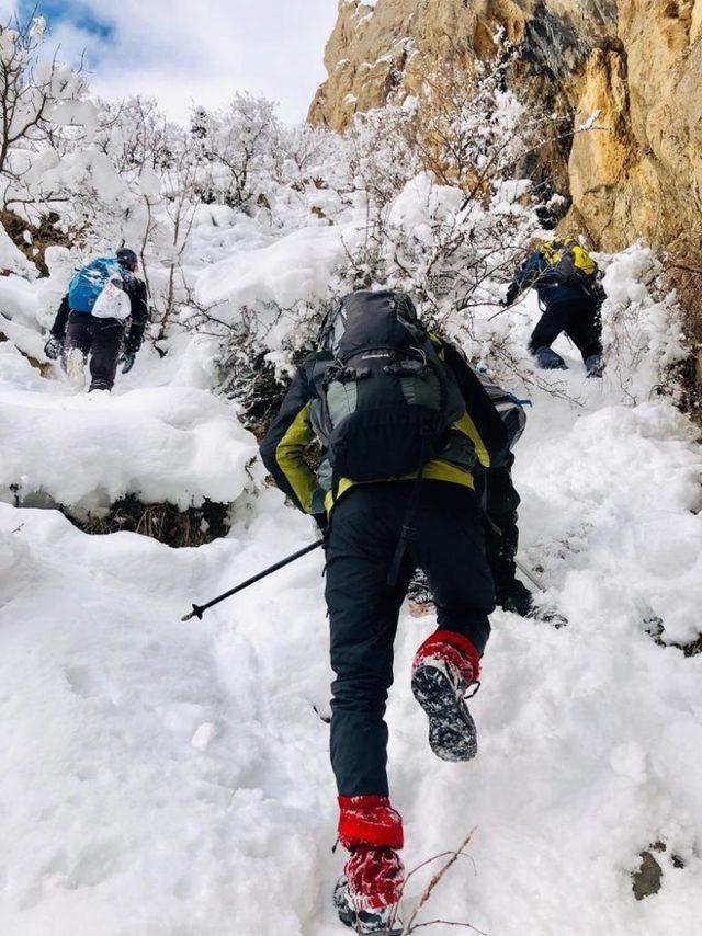 Mar Şalita Manastırı’na kış tırmanışı