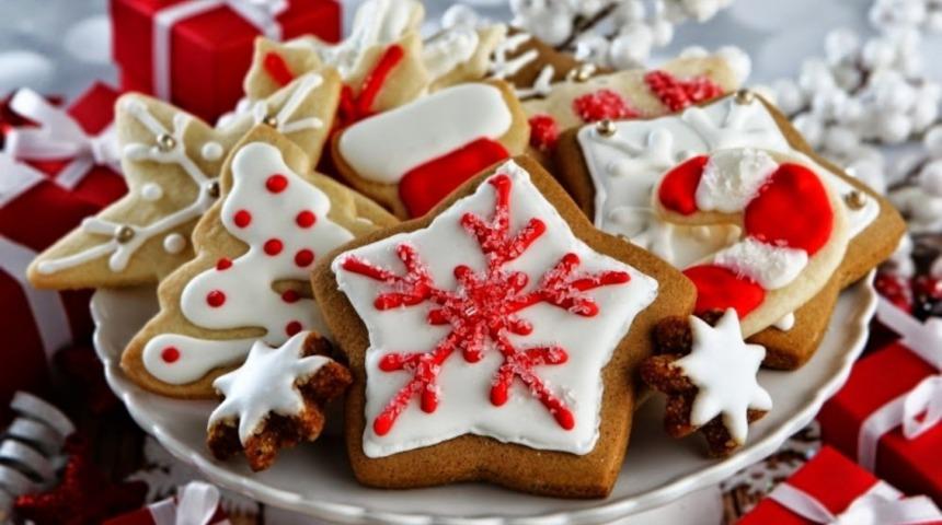 Yılbaşı Gecesi İ&ccedil;in Hazırlayabileceğiniz 12 Eğlenceli Atıştırmalık