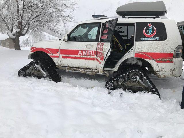 Paletli ambulansla, hasta çocuğa 1 saatte ulaştılar