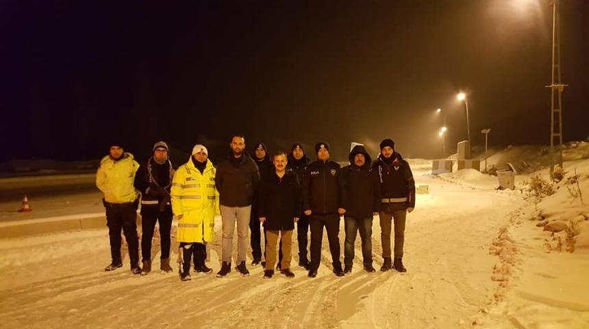 Kaymakam Per&ccedil;i, Polis noktasını ziyaret etti