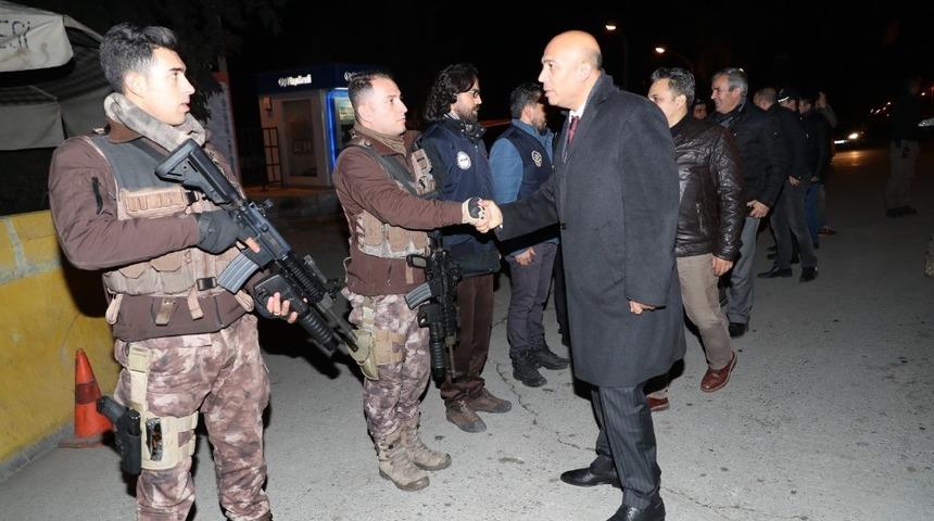 Şahne, yeni yıla &ccedil;alışarak giren personeli ziyaret etti