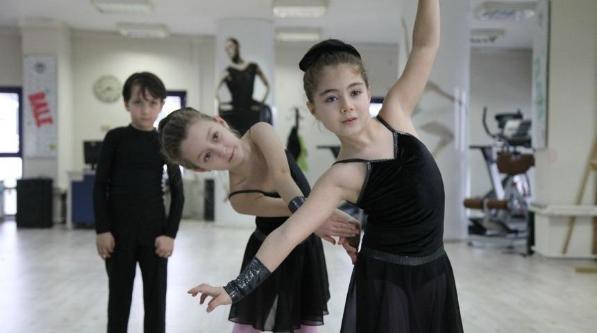 Odunpazarı&rsquo;nda &ccedil;ocuklar baleyle b&uuml;y&uuml;yor