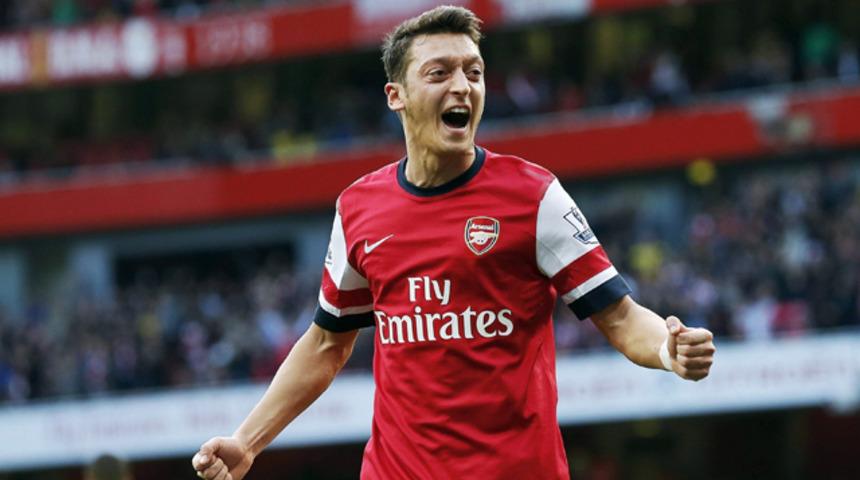 Mesut &Ouml;zil Arsenal'den ayrılmayı d&uuml;ş&uuml;nm&uuml;yor