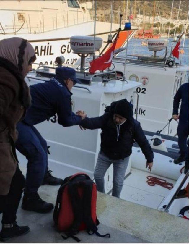 Bodrum'da sürat teknesinde 17 kaçak göçmen yakalandı
