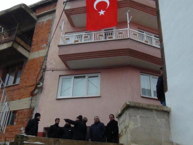 Van'da göreve giderken kaza yapan polis memuru şehit oldu