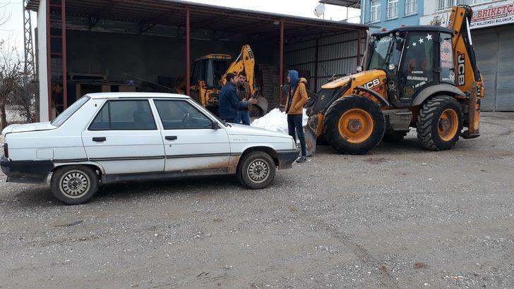 Adıyaman'da şaşırtan görüntü! Kar hasreti bunu da yaptırdı G2