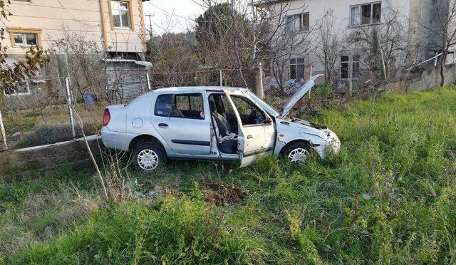 Otomobil yoldan çıkarak takla attı: 3 yaralı