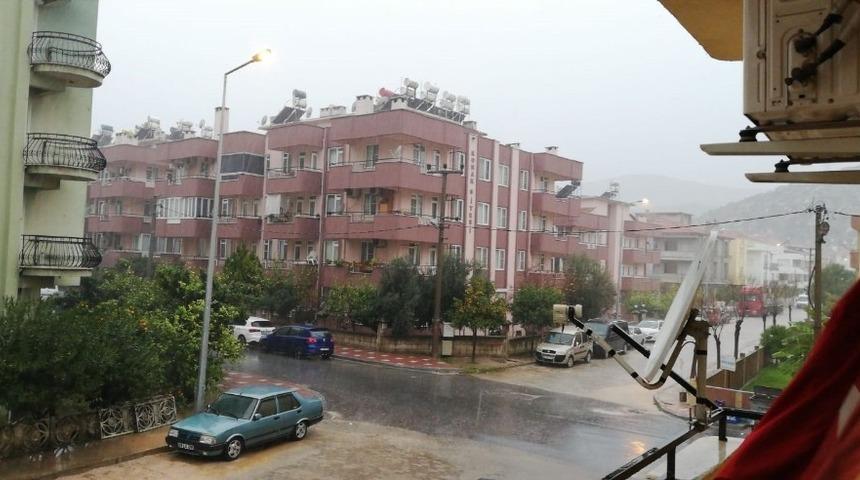 Sokak lambaları gece g&uuml;nd&uuml;z yanıyor