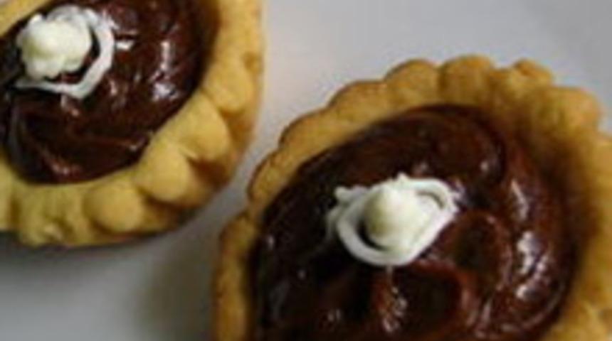 Armutlu ve &Ccedil;ikolatalı Tart
