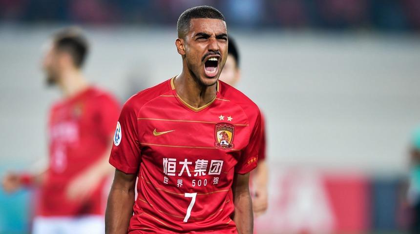 Alan Carvalho, Guangzhou Evergrande ile sözleşmesini uzattığı iddia edildi