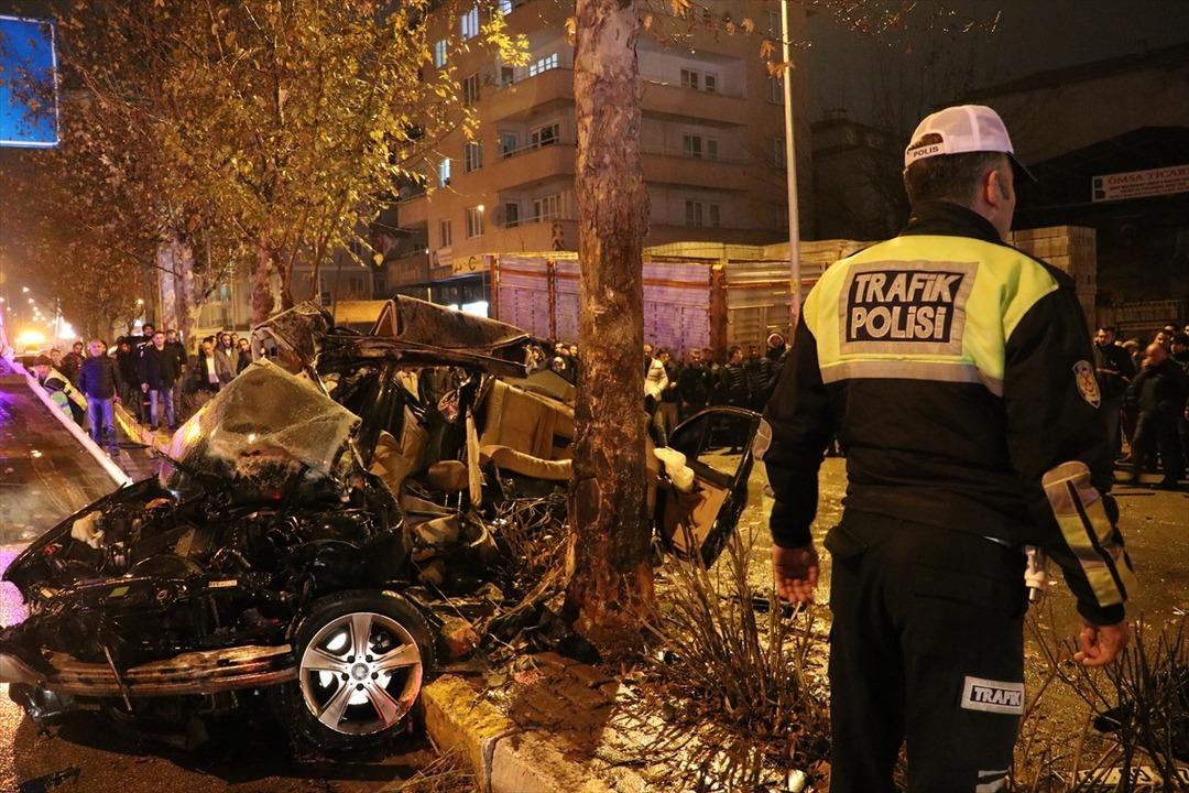 Denizli'de feci olay! G&ouml;ren telefonuna sarıldı