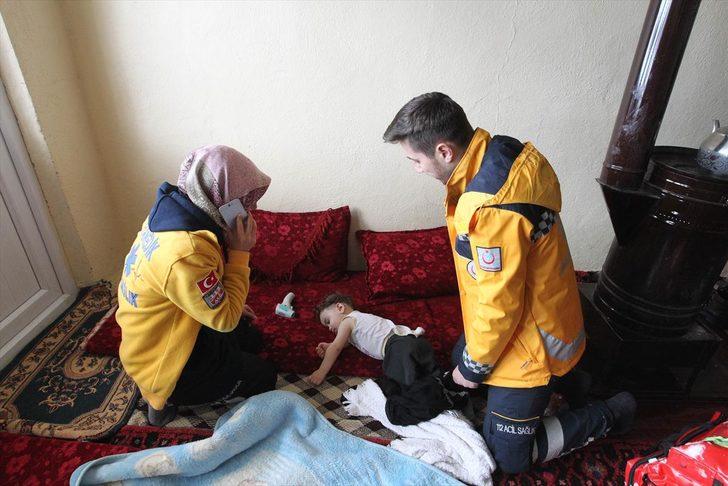 Ekipler hastalanan bebeği çığı aşıp kurtardı  G5