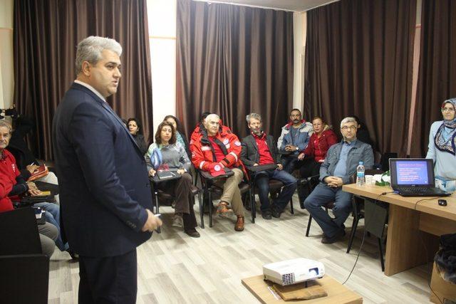 Aydın’da arama kurtarma derneğine ilk yardım eğitimi verildi