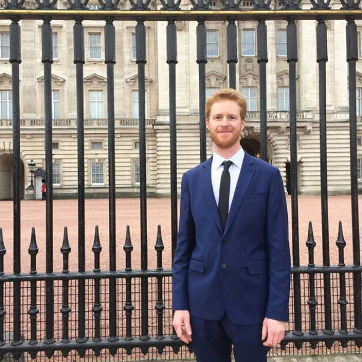 İngiltereli emlakçı sırf Prens Harry'e benzetildiği için paraya para demiyor  G2