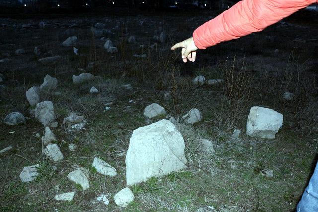 Baraj suları çekildi, mezarlık ortaya çıktı