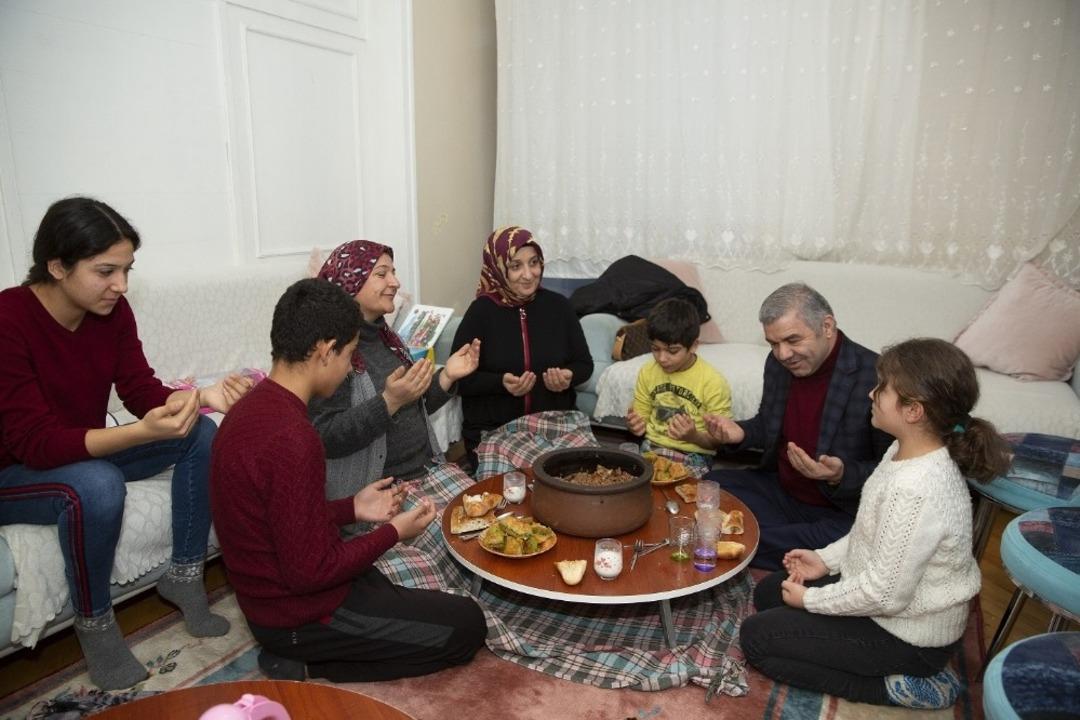 Başkan &Ccedil;elik&rsquo;ten anlamlı ziyaretler