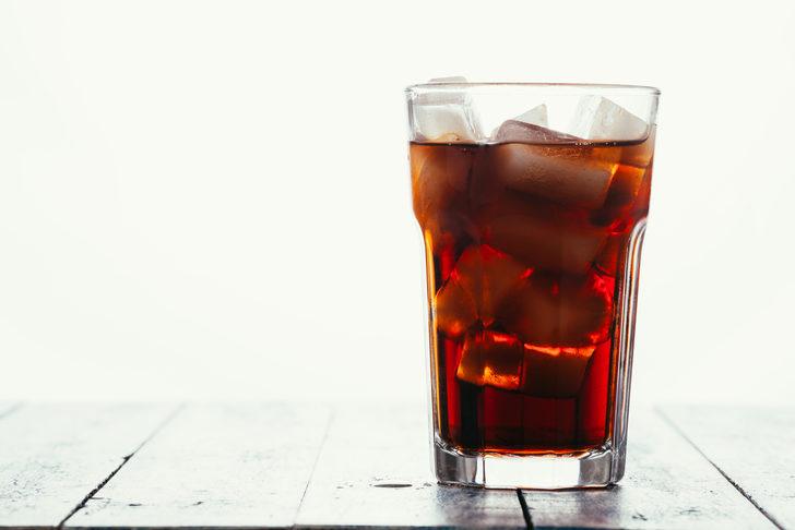 Dünyaca ünlü fast food zincirinde kola ve patates skandalı G2