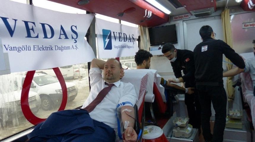 VEDAŞ çalışanlarından kan bağışı