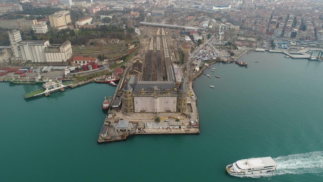 2015 yılında başlatılmıştı! Haydarpaşa Garı'nın &ccedil;atı restorasyonu tamamlandı