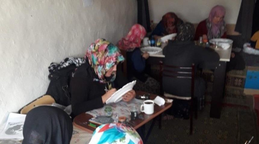 K&ouml;y odasında kurs