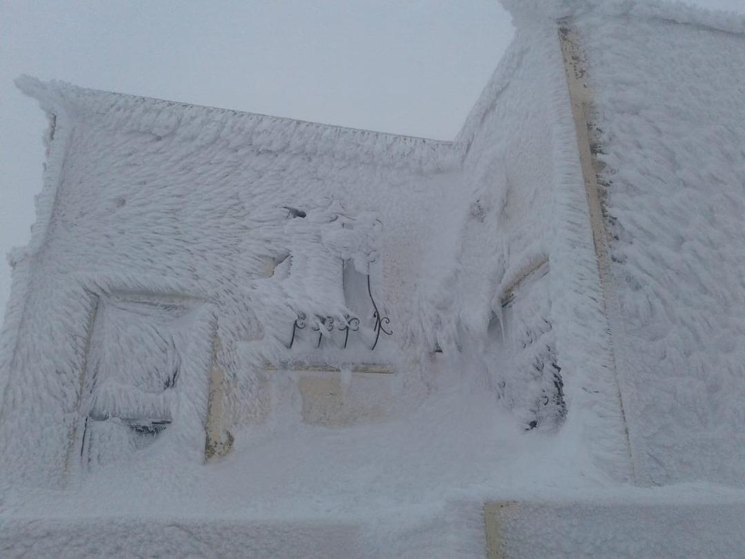 Kış turizminin g&ouml;zdesinde kapılar bile buz tuttu!