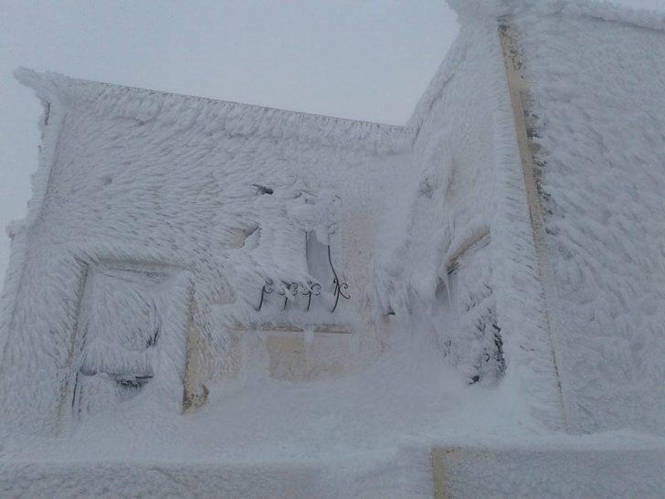 Kış turizminin gözdesinde kapılar bile buz tuttu! G4
