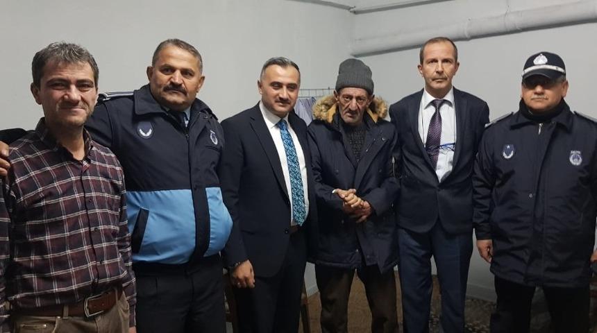 Develi Belediyesi Sokakta Kalan Vatandaşa Sahip &Ccedil;ıktı