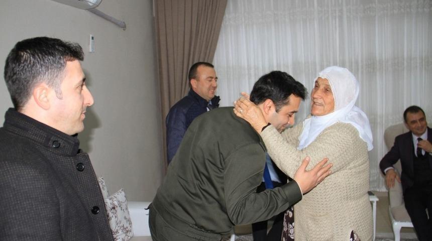 Başkan Y&uuml;ksel&rsquo;den şehit ailelerine ziyaret