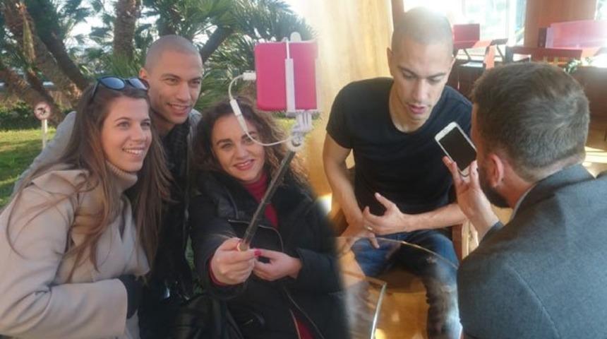 G&ouml;khan İnler'e Napoli'de sevgi seli