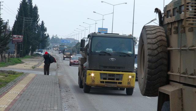 Kilis’ten askeri sevkiyat sürüyor