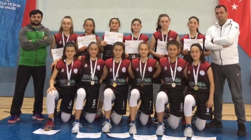 ANALİG&rsquo;de D&uuml;zce namağlup