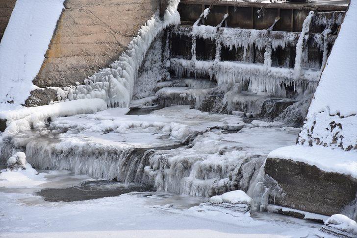 Soğuk hava barajı dondurdu  G3